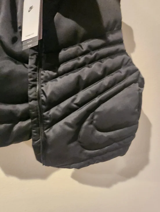 Women's Nike Sportswear Swoosh Series Oversized Down Gilet - Picture 12 of 16